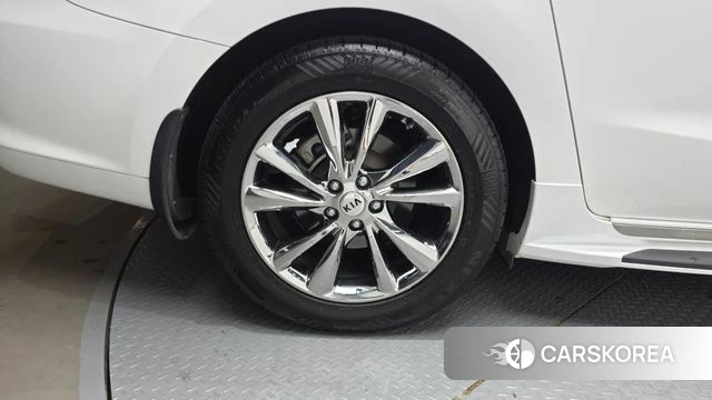 Kia The New Carnival id 4447020 из Кореи 31