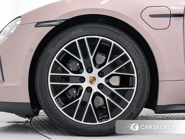 Porsche Taycan id 3185103 из Кореи 14