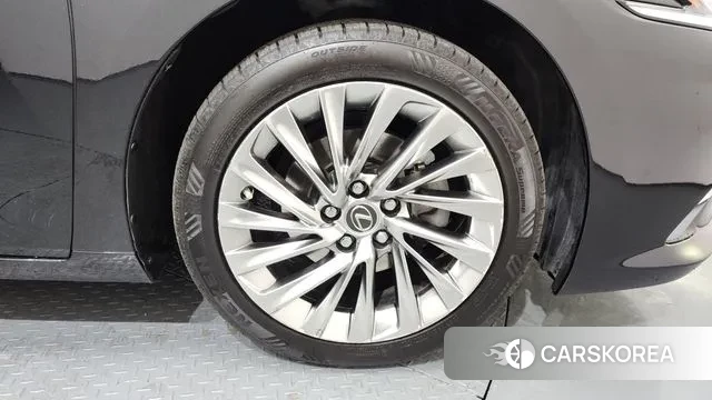 Lexus ES300h 7th generation id 3650155 из Кореи 15