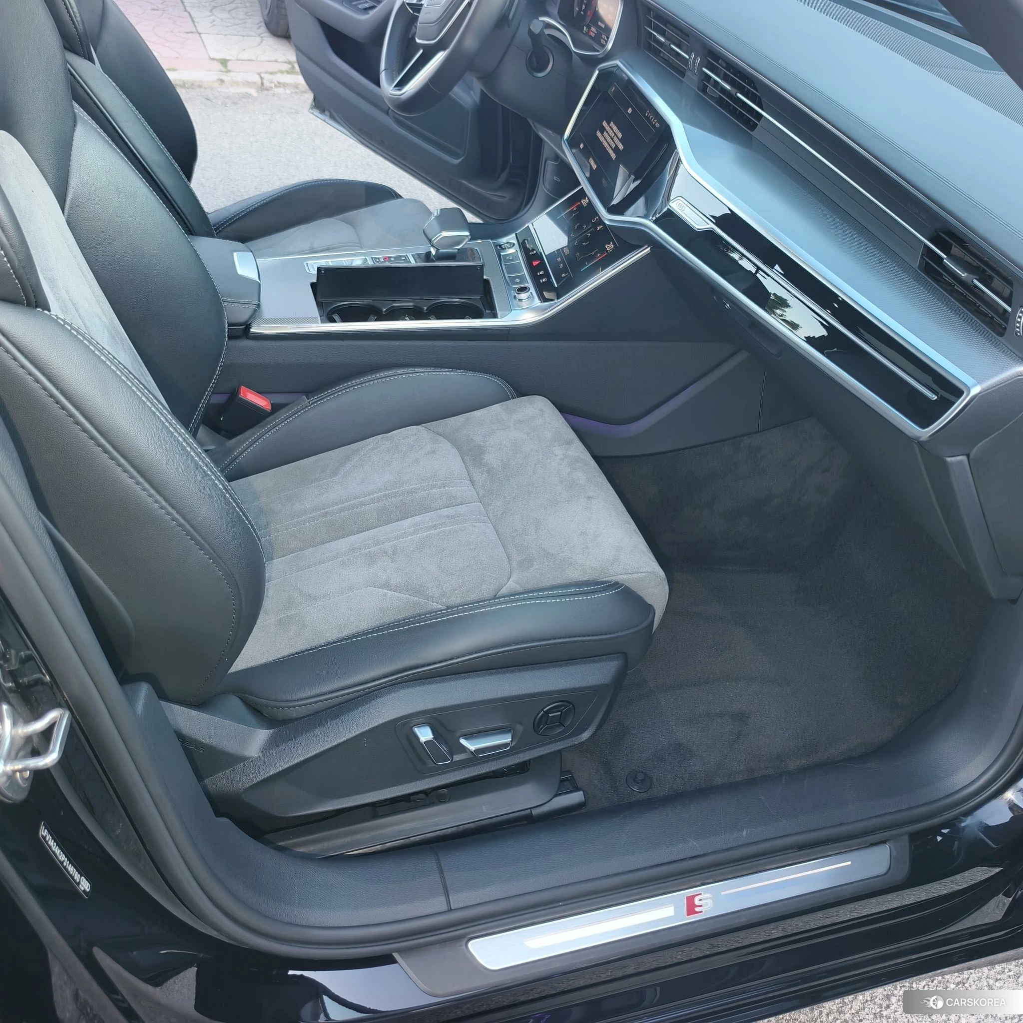 Audi A6L id 4461460 из Китая 11