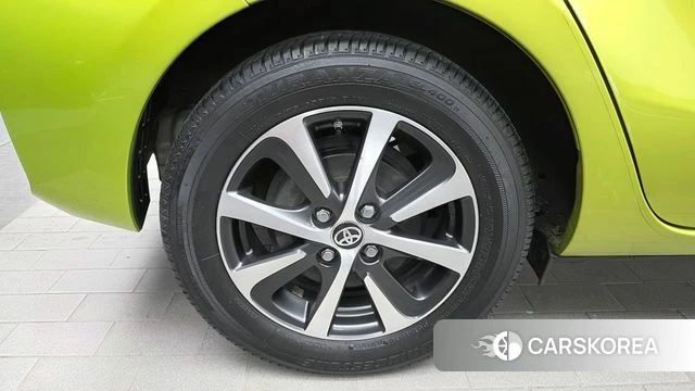 Toyota Prius C id 4760323 из Кореи 25