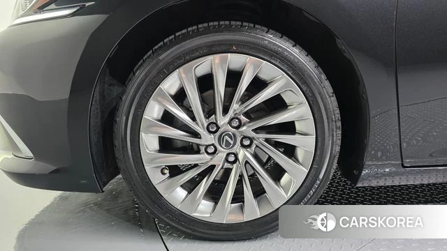 Lexus ES300h 7th generation id 4898646 из Кореи 29