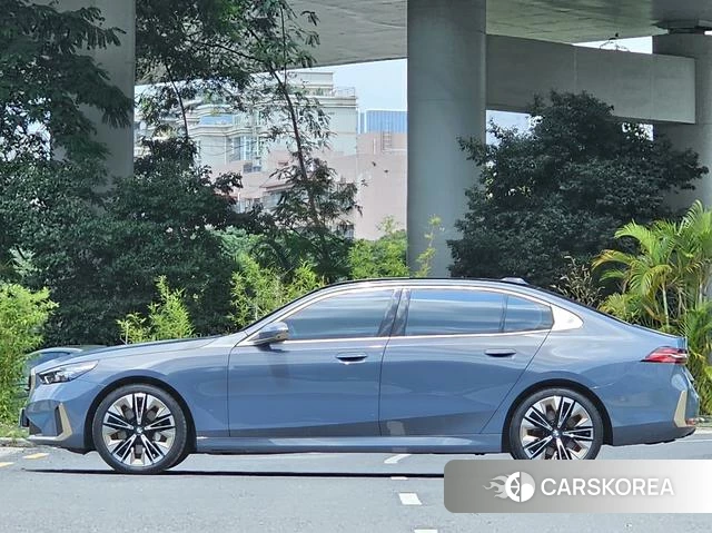 BMW 5 series id 4278499 из Китая 10