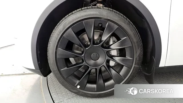 Tesla Model Y id 2997991 из Кореи 15