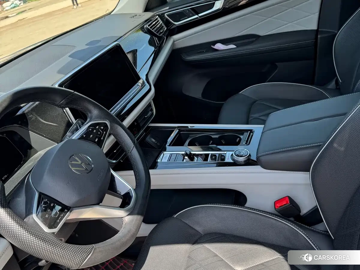 Volkswagen Touareg 2024 Черный из Китая, фото 5