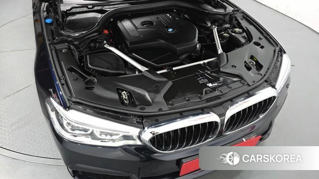BMW 5 Series (G30) id 4339826 из Кореи 30