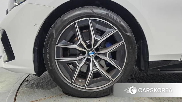 BMW 5 Series (G60) id 4578478 из Кореи 15