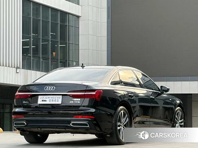 Audi A6L id 4278638 из Китая 9