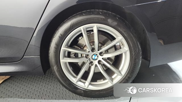 BMW 5 Series (G30) id 3879282 из Кореи 15