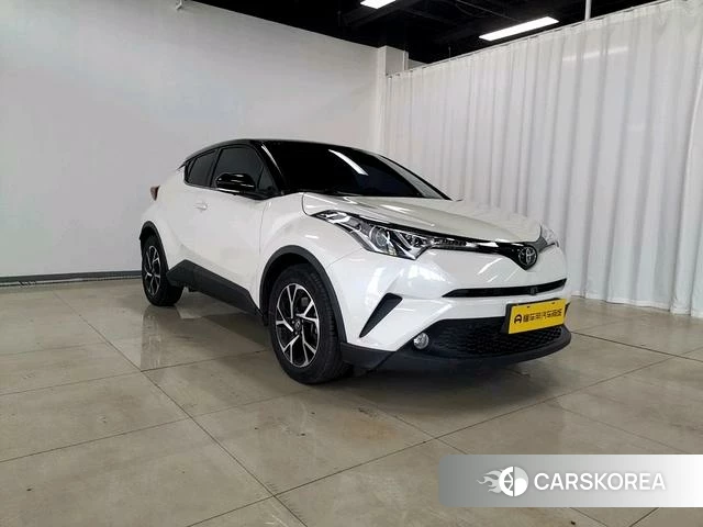 Toyota C-HR id 4212797 из Китая 15