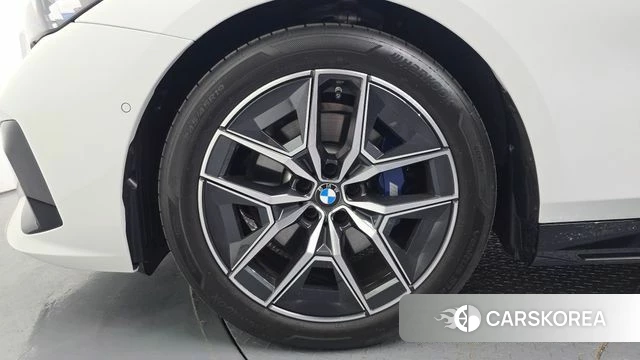 BMW 5 Series (G60) id 4248138 из Кореи 27