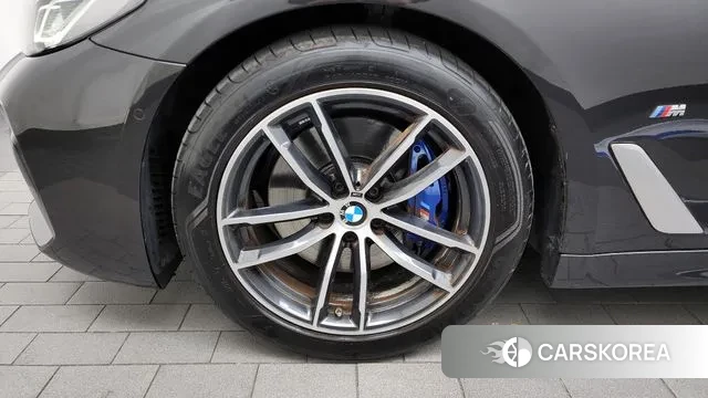 BMW 5 Series (G30) id 3342074 из Кореи 15