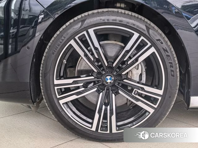 BMW 7 series 2024 Черный из Китая, фото 6