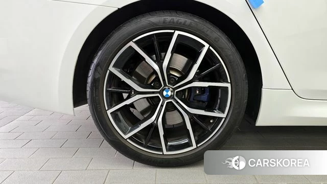 BMW 5 Series (G30) id 4395232 из Кореи 30