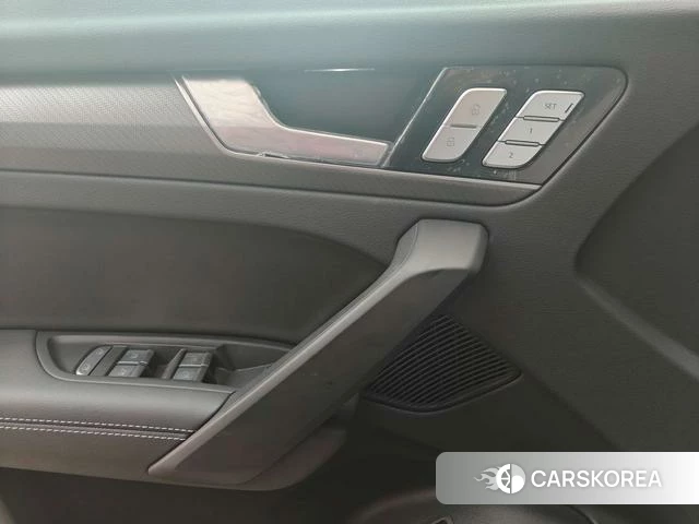 Audi Q5L id 4261841 из Китая 11
