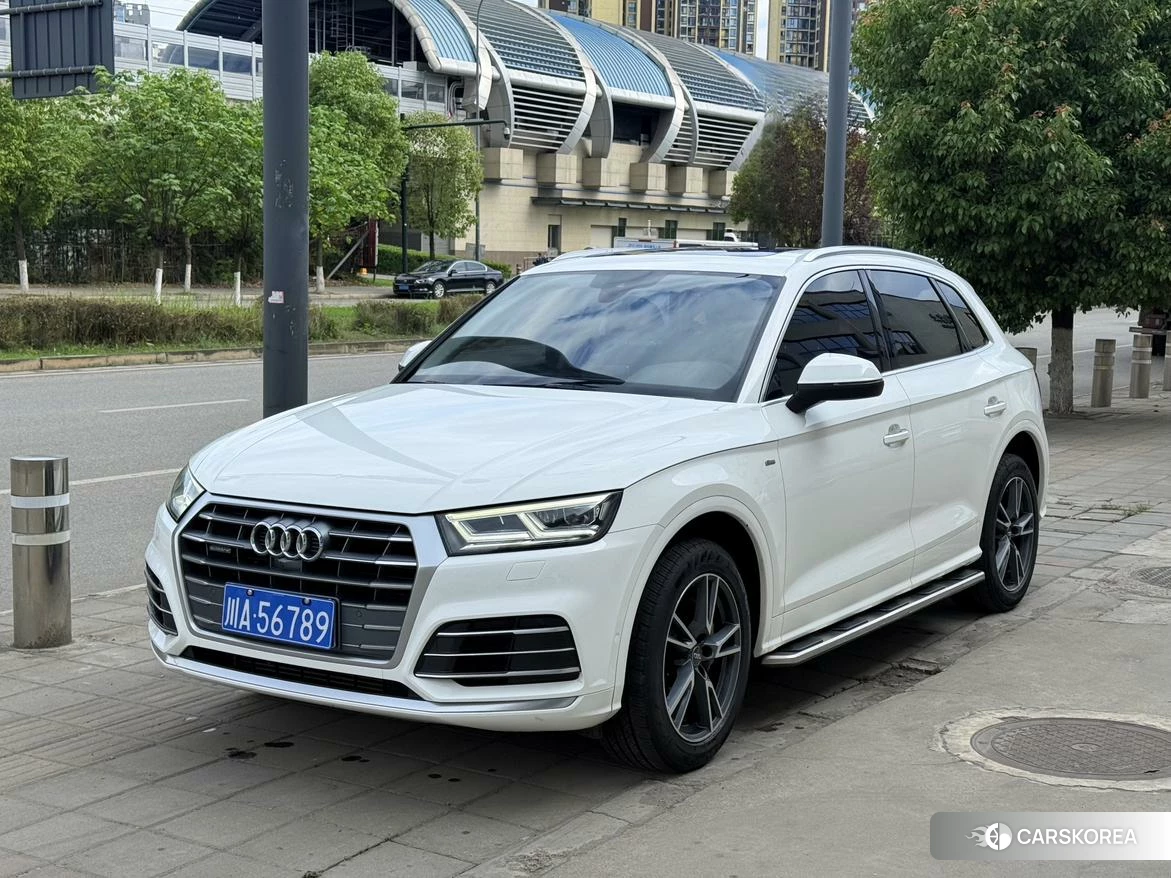Audi Q5L id 4498709 из Китая 16