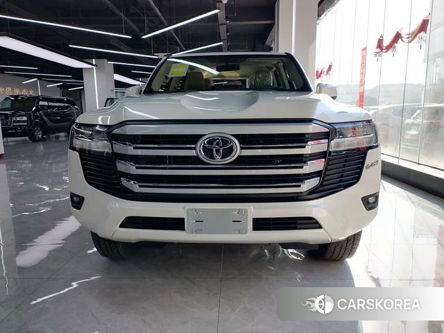 Toyota Land Cruiser (imported) 2024 Белый из Китая, фото 5