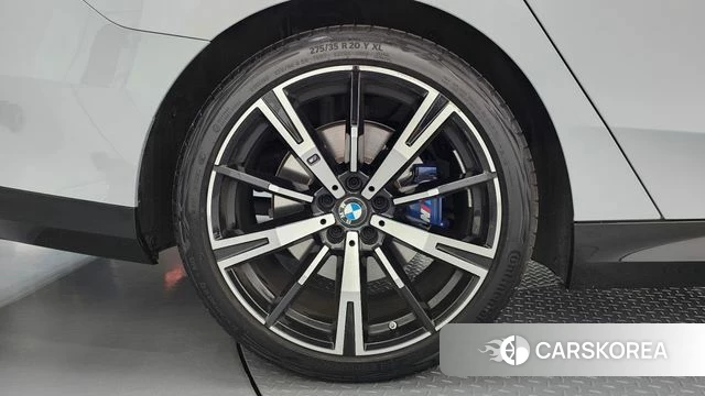 BMW 5 Series (G60) id 4400542 из Кореи 36