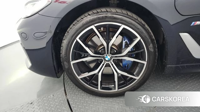 BMW 5 Series (G30) id 4330973 из Кореи 31