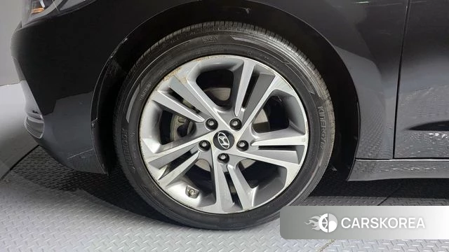 Hyundai Avante AD id 3966541 из Кореи 15