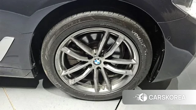 BMW 5 Series (G30) id 3682656 из Кореи 15