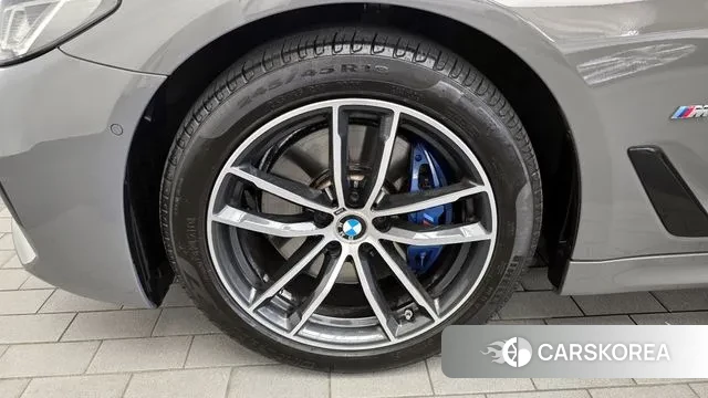 BMW 5 Series (G30) id 2980564 из Кореи 15
