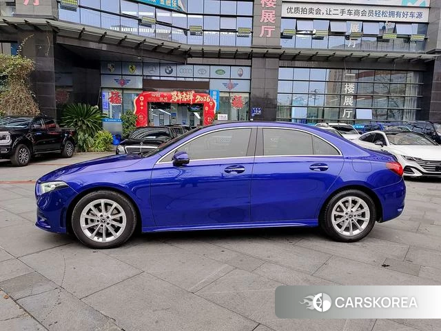 Mercedes-Benz Class A 2021 Синий из Китая, фото 5