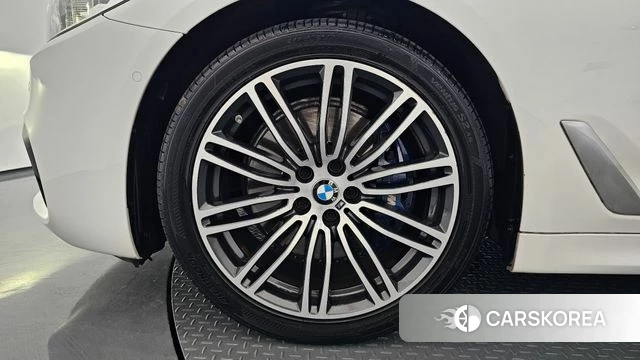 BMW 5 Series (G30) id 4530449 из Кореи 33