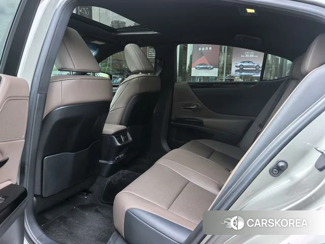 Lexus ES id 4297687 из Китая 12