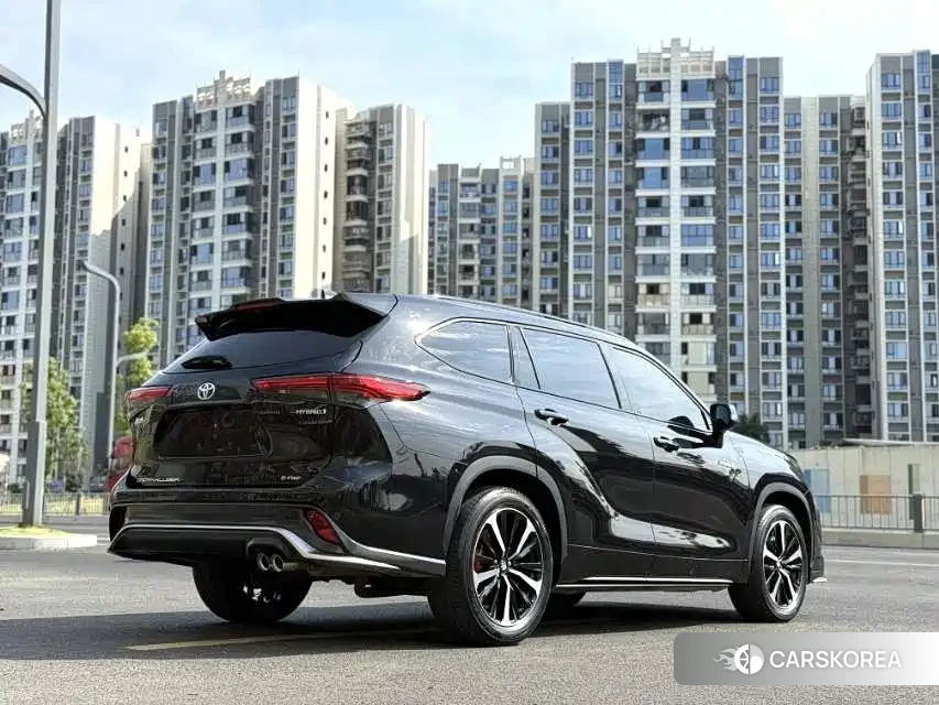Toyota Crown 2022 Черный из Китая, фото 5