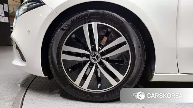 Mercedes-Benz A-Class W177 id 3735997 из Кореи 15