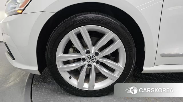 Volkswagen The New Passat id 3873635 из Кореи 15