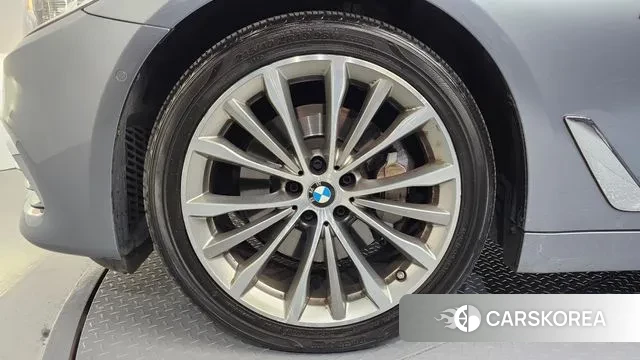 BMW 5 Series (G30) id 3505245 из Кореи 15