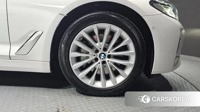 BMW 5 Series (G30) id 3556799 из Кореи 15