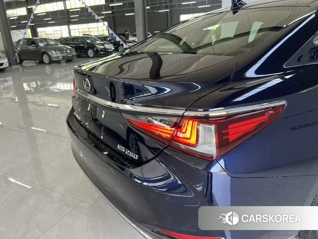 Lexus ES id 4262150 из Китая 20