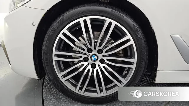 BMW 5 Series (G30) id 3448941 из Кореи 15