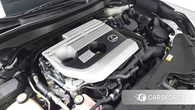 Lexus UX250h id 3748209 из Кореи 15