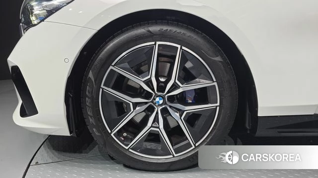 BMW 5 Series (G60) id 4301955 из Кореи 15