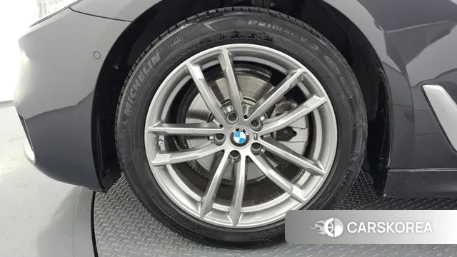 BMW 5 Series (G30) id 2891124 из Кореи 15