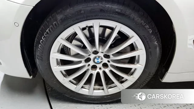 BMW 5 Series (G30) id 3742287 из Кореи 15