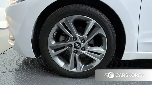 Hyundai Avante AD id 3330739 из Кореи 15