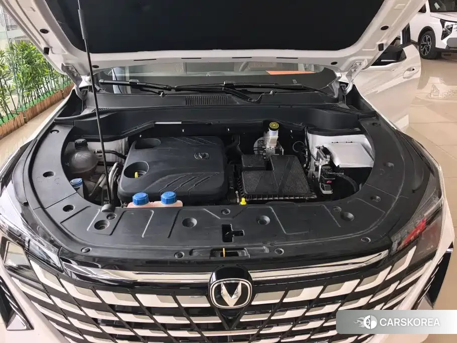 Chang'an UNI-Z New Energy id 4629611 из Китая 11