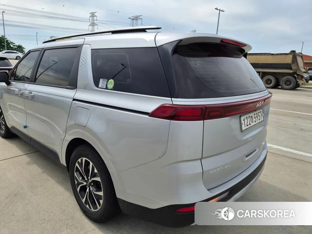 Kia Carnival 4th generation 2022 Серебряный из Кореи, фото 5