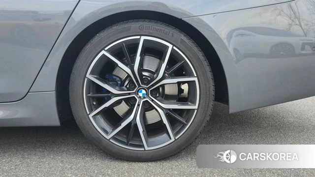 BMW 5 Series (G30) id 3893098 из Кореи 12