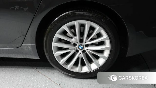 BMW 5 Series (G30) id 4331417 из Кореи 28