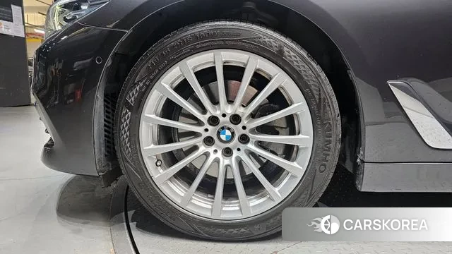 BMW 5 Series (G30) id 3302567 из Кореи 15