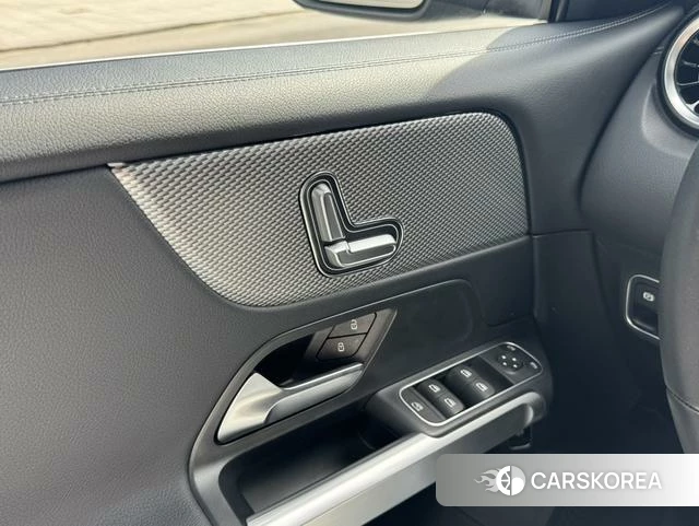 Mercedes-Benz GLB id 4394057 из Китая 12