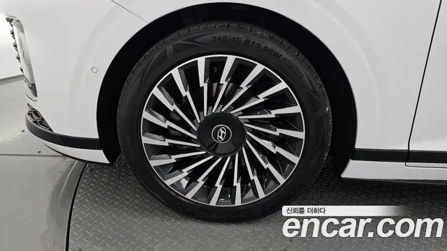 Hyundai Grandeur (GN7) id 2640386 из Кореи 15