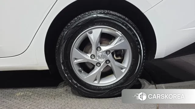 Hyundai Avante (CN7) id 3661184 из Кореи 15