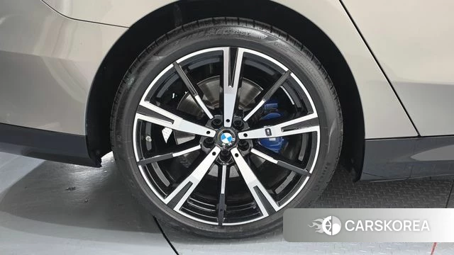 BMW 5 Series (G60) id 4248183 из Кореи 25